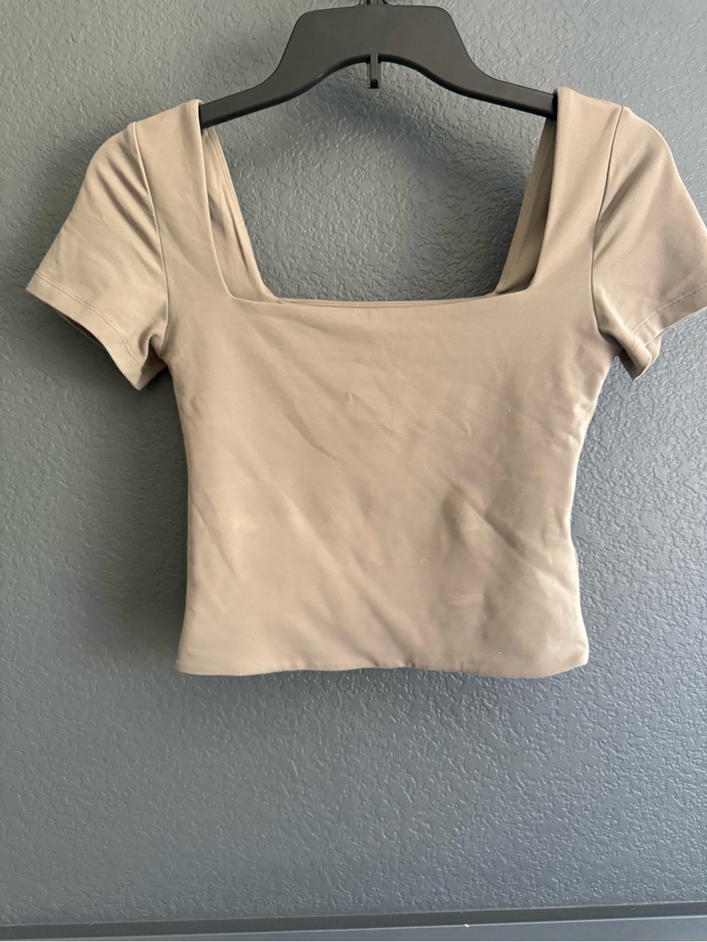 BABATON • Aritzia Original Contour New Squareneck T-Shirt taupe brown Small